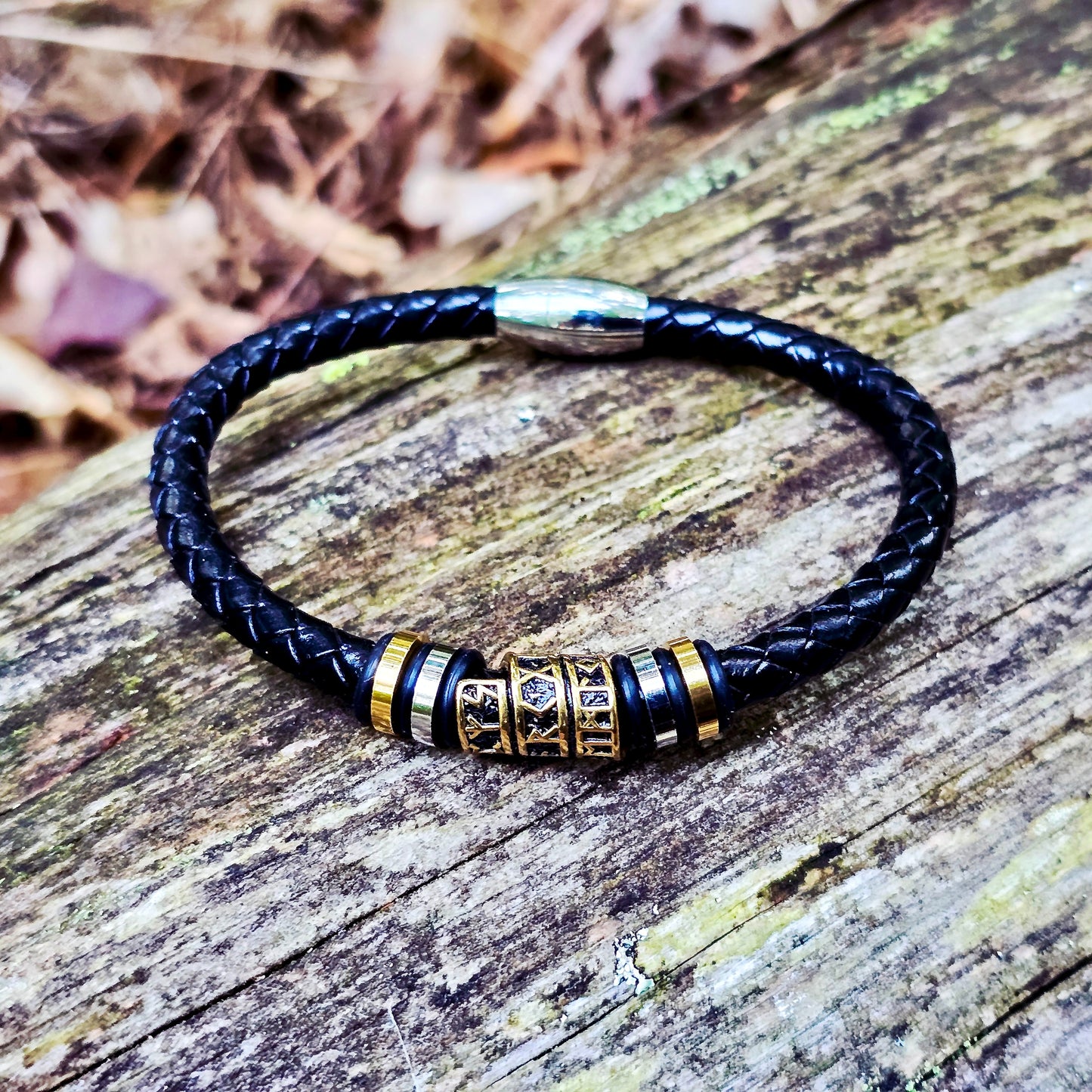 Lederarmband "Goldrunen" einfach
