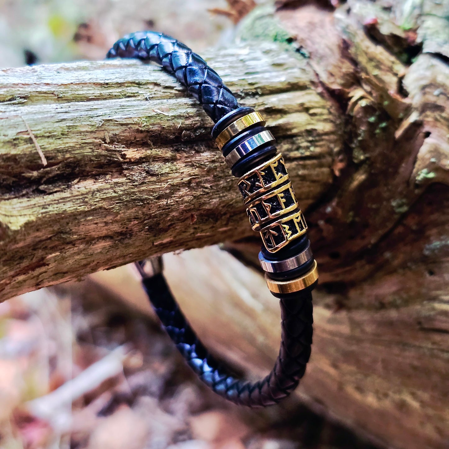 Lederarmband "Goldrunen" einfach