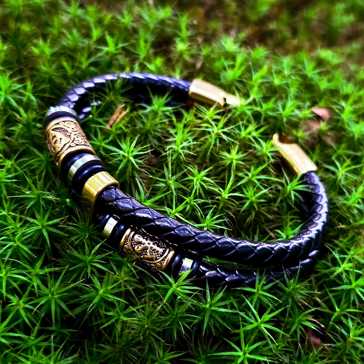 Lederarmband "Vegvisir und Valknut Double" (2025)