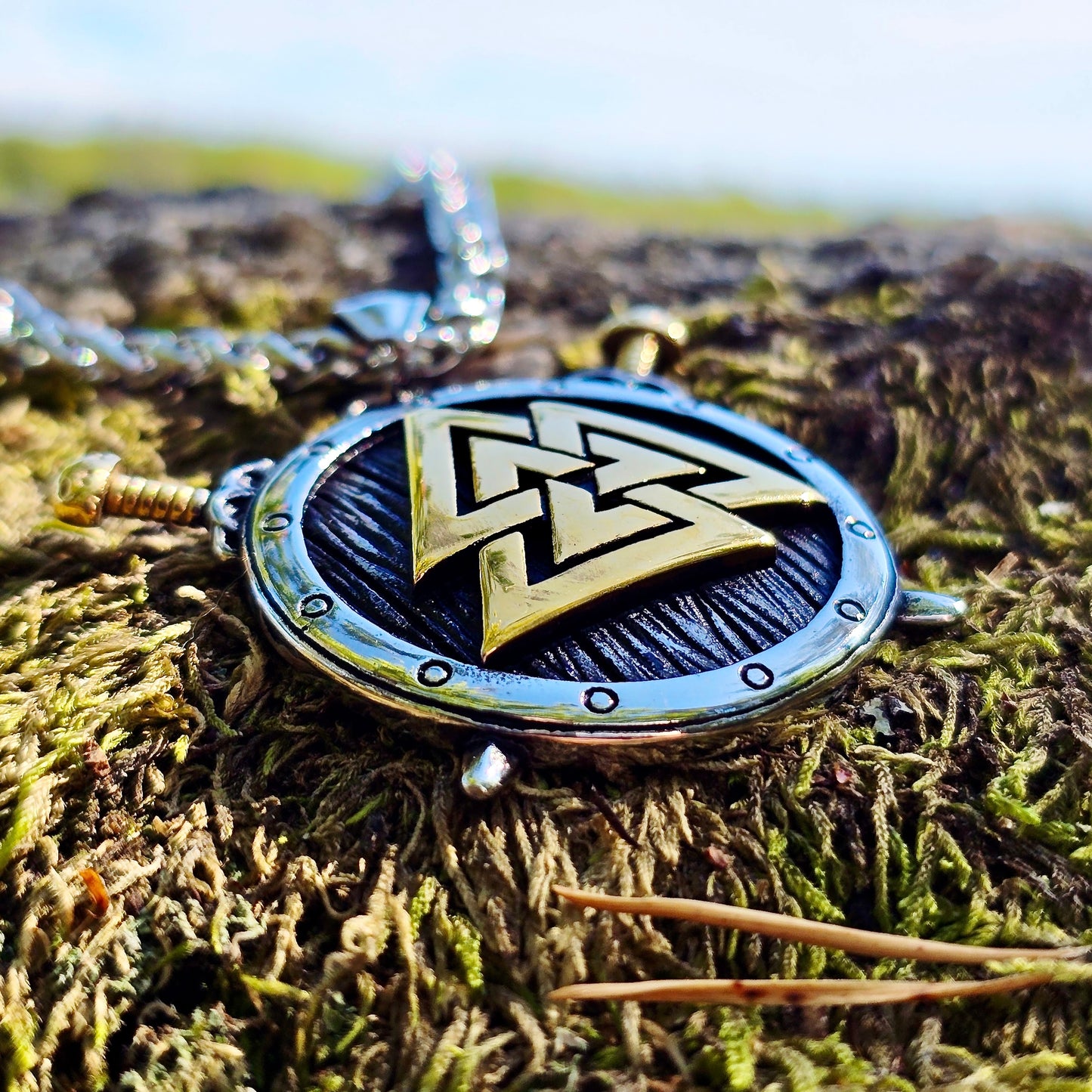 Halskette "Valknut Schild" (2025)