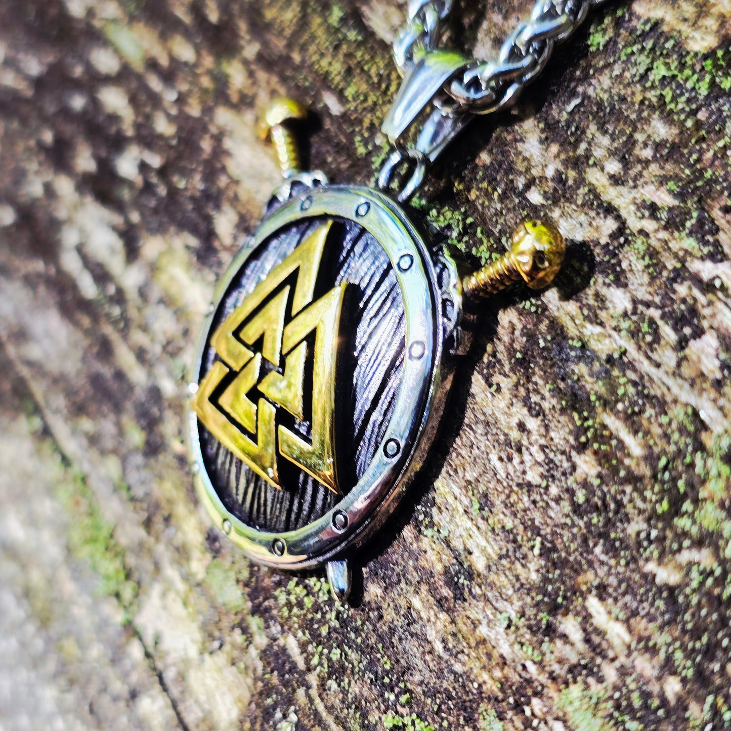 Halsband "Valknut Shield" (2025) Dualtone
