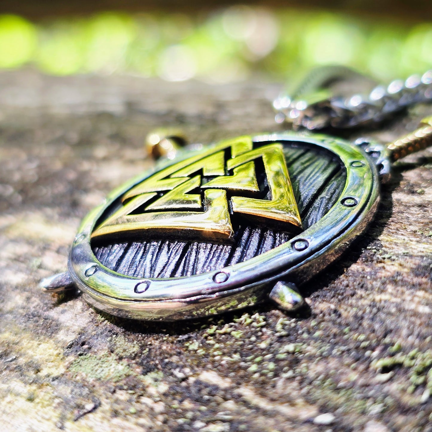 Halsband "Valknut Shield" (2025) Dualtone