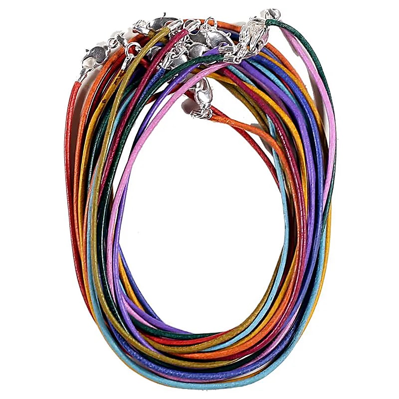 Halskette aus Leder mit farbigem Karabiner