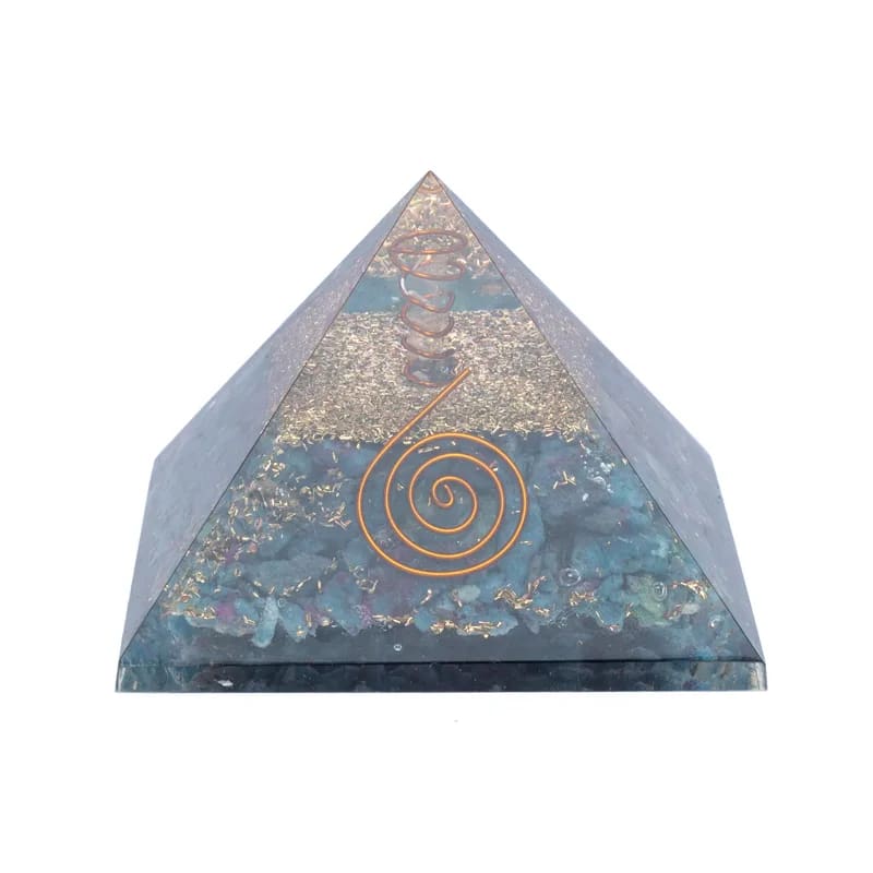 Orgonitpyramide - Rubin in Kyanit