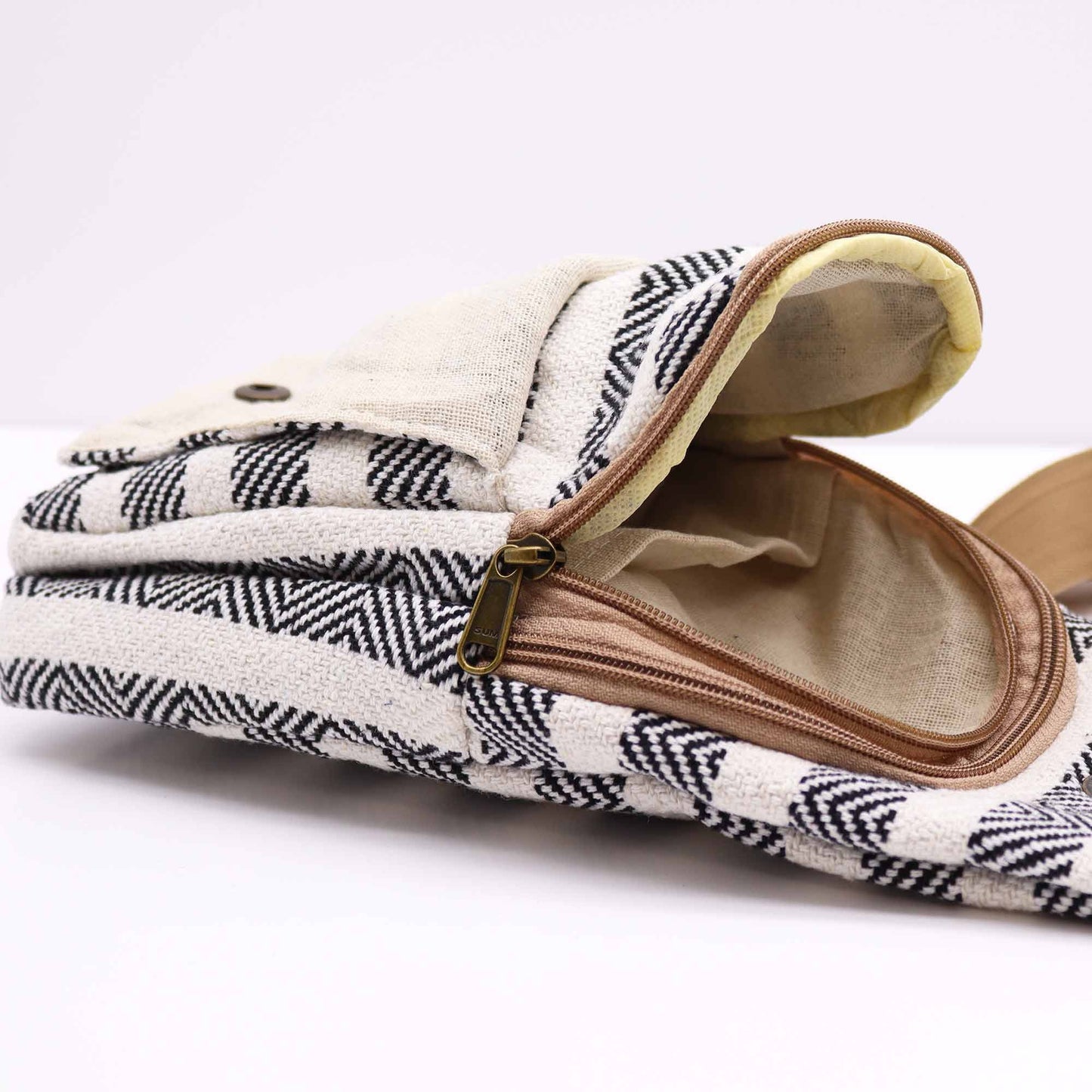 Shoulder bag "Bohemian" โ Black-White