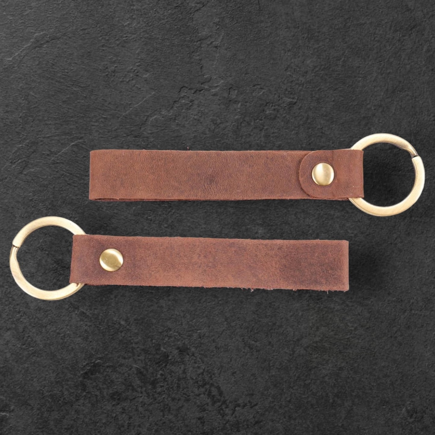 Schlüsselanhänger aus Leder mit Schlaufe und Messingring