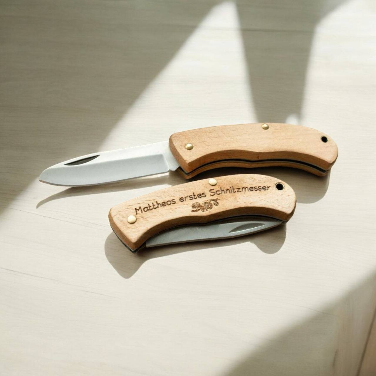 Kindersicheres Schnitzmesser aus Holz - persönliche Gravur möglich