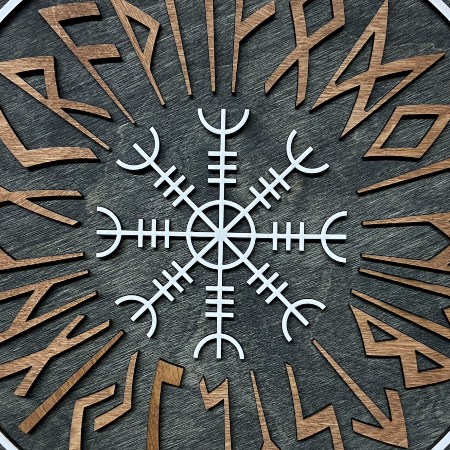 Wanddekoration – Wikingerschild mit Runen & Wikingerkompass 🛡️✨ – Typ 1, Vers. 3