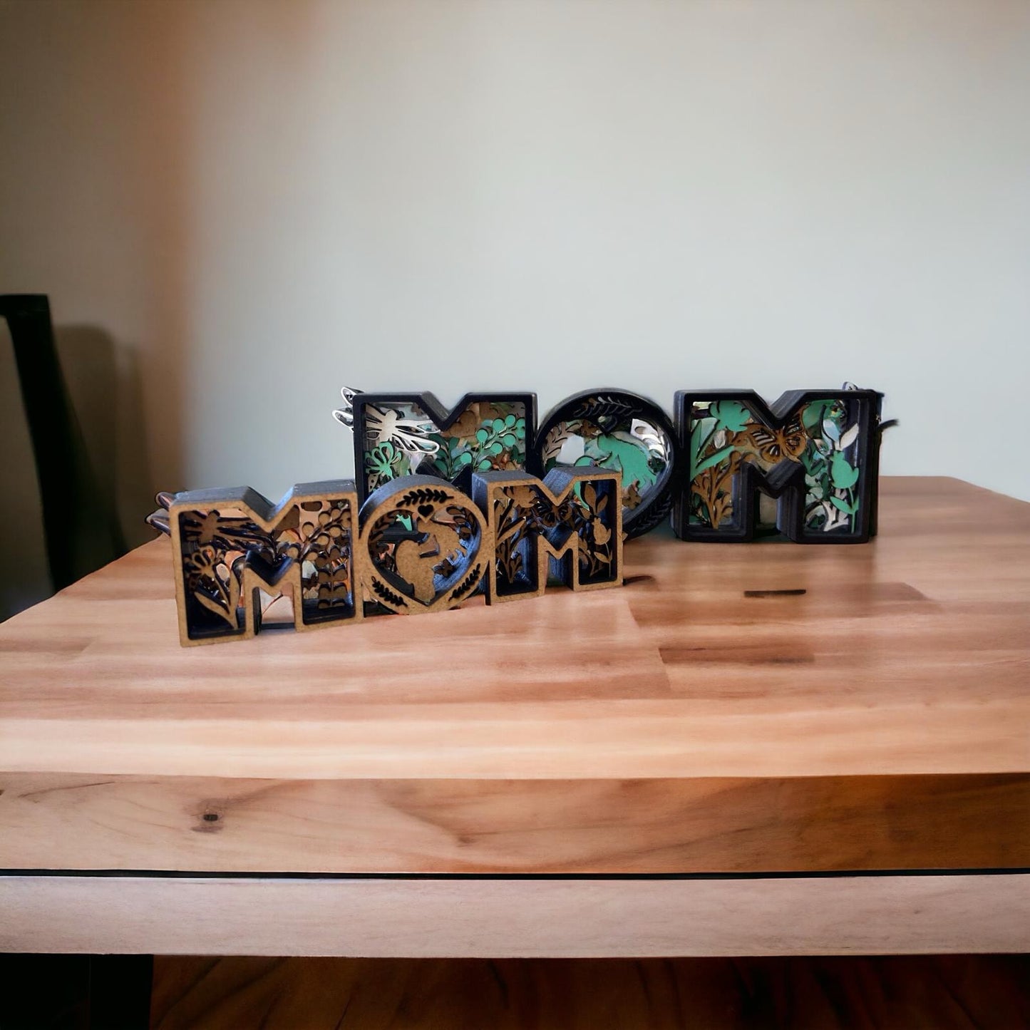 Holzdekoration „MOM“ Multilayer