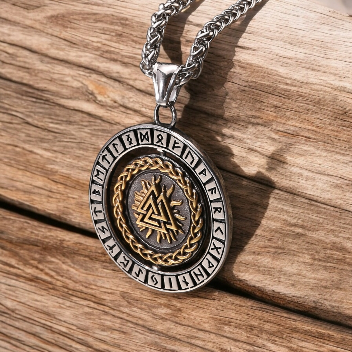 Halskette „Rotierende Wikinger Vegvisir und Valknut“ (2025)