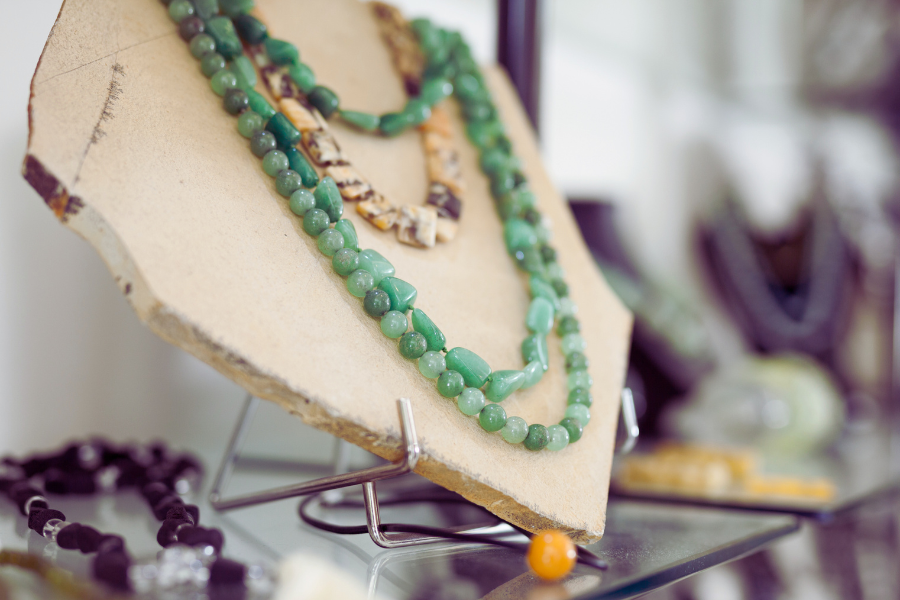 Halsband Ädelsten