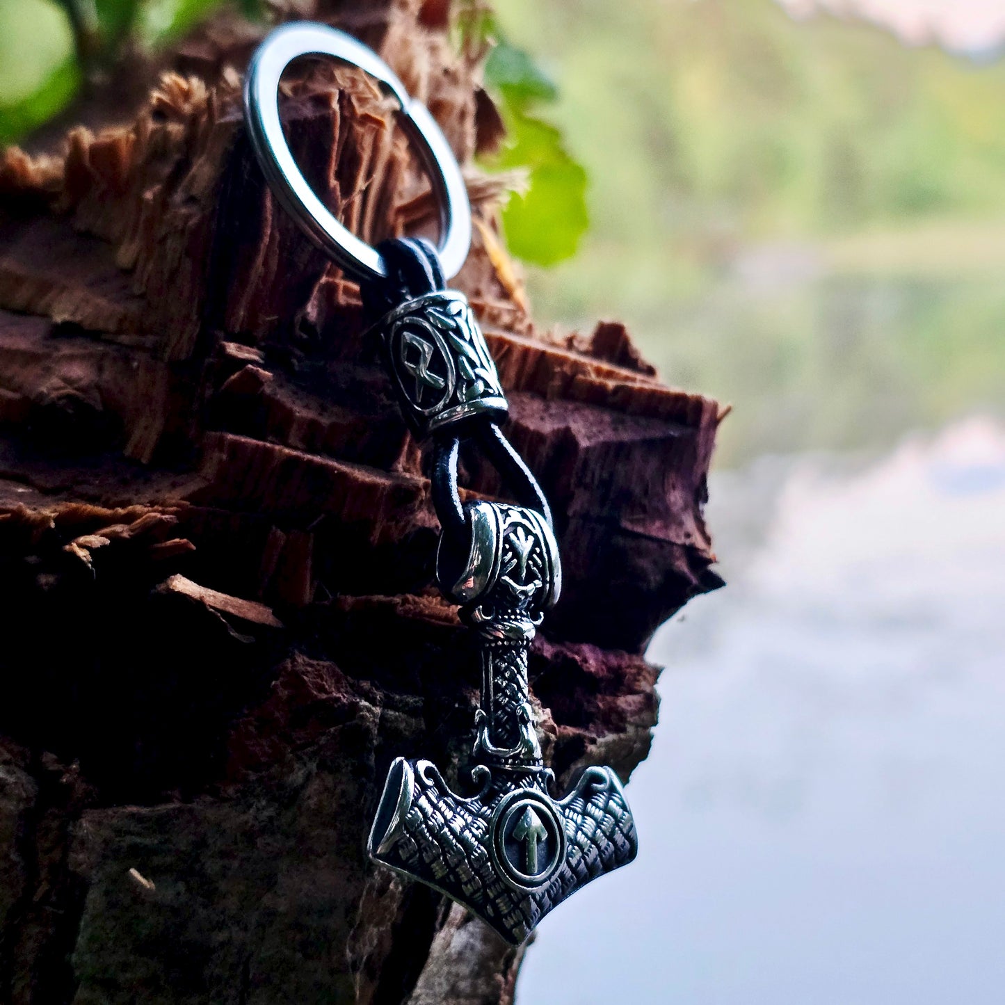 Schlüsselanhänger „Mjölnir Valknut“ – Silver Edition