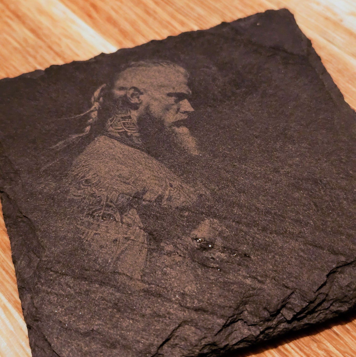 Glasunderlägg skiffer 10x10cm - Viking 1