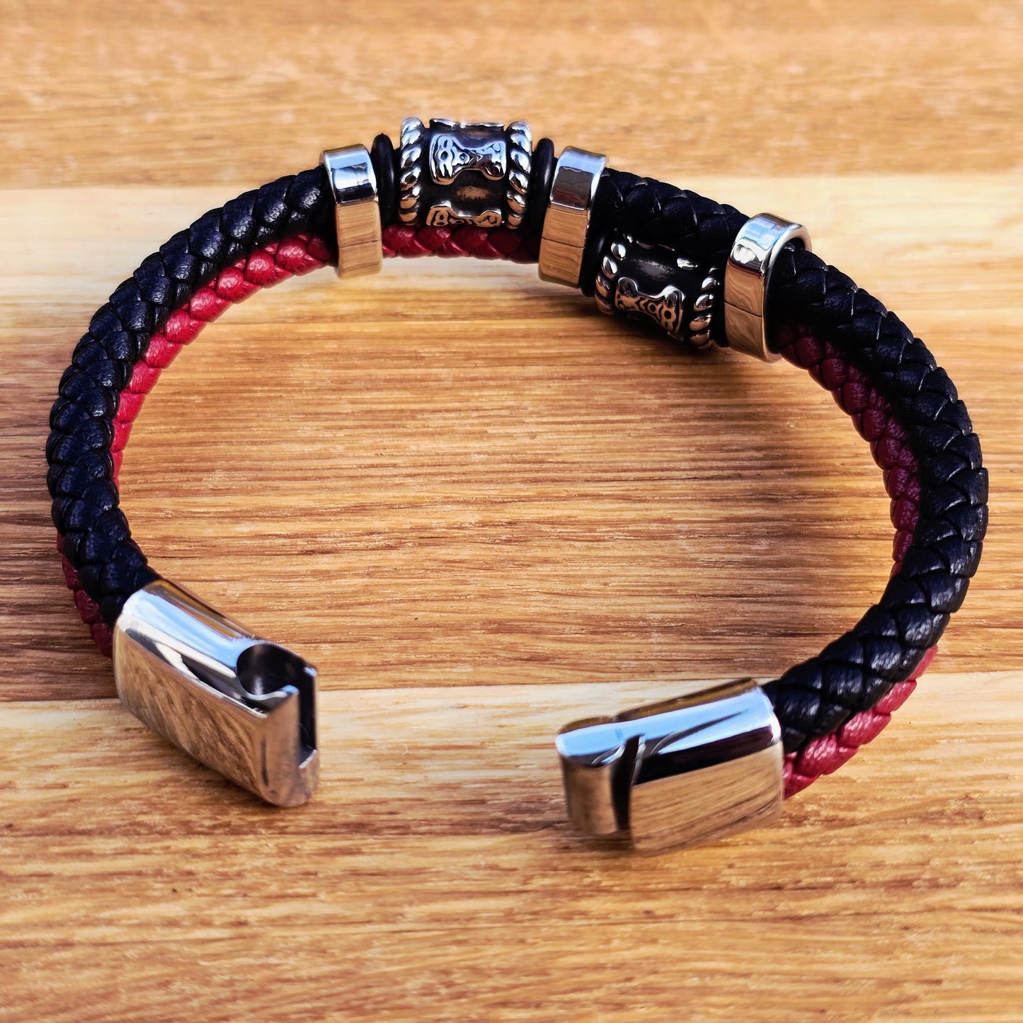 Mjölner Bracelett Leather black / Red