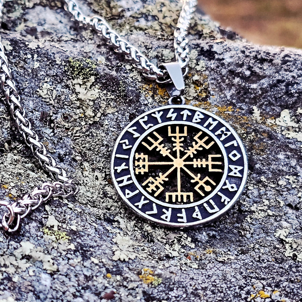 Halskette "Runenkompass Vegvisir" (2025)