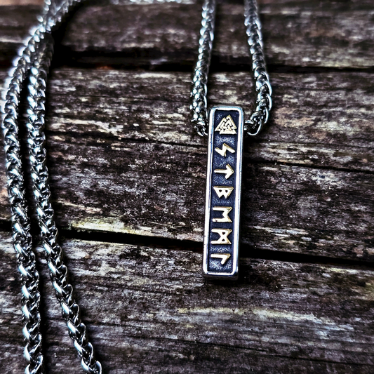 Halskette „Nordic Runes Bar“ – verschiedene Farben
