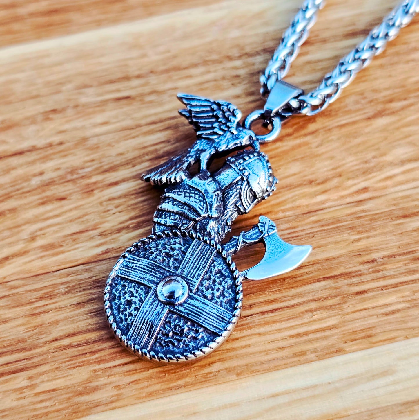 Halsband ”Wise Odin” (2025)