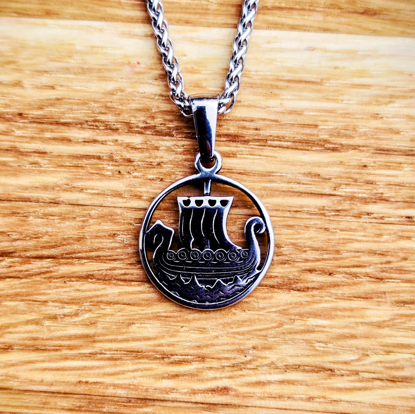 Necklace "Longship elegance" (2025)