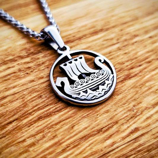 Necklace "Longship elegance" (2025)