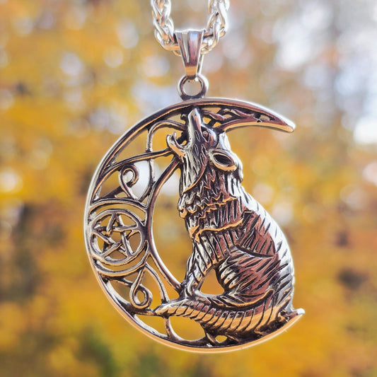 Wolf Necklace "Howling 2 the moon"