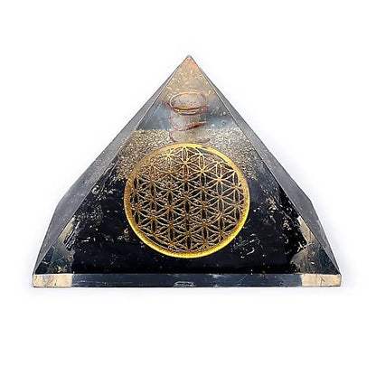 Orgonit Pyramide mit Schwarzem Turmalin und Blume des Lebens