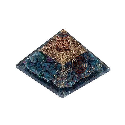 Orgonitpyramide - Rubin in Kyanit