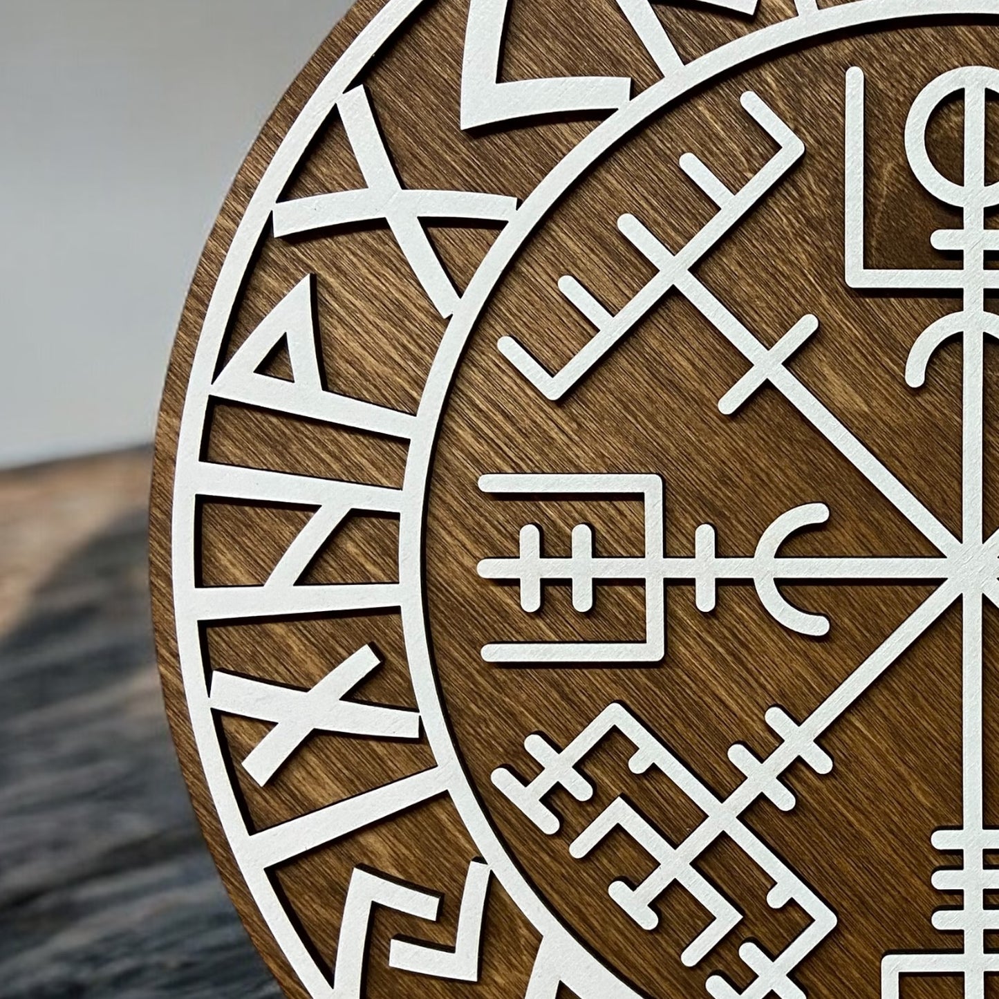 Wanddekoration – Vikingerschild mit Runen & Vikingkompass 🛡️✨ – Typ 3, Vers. 3