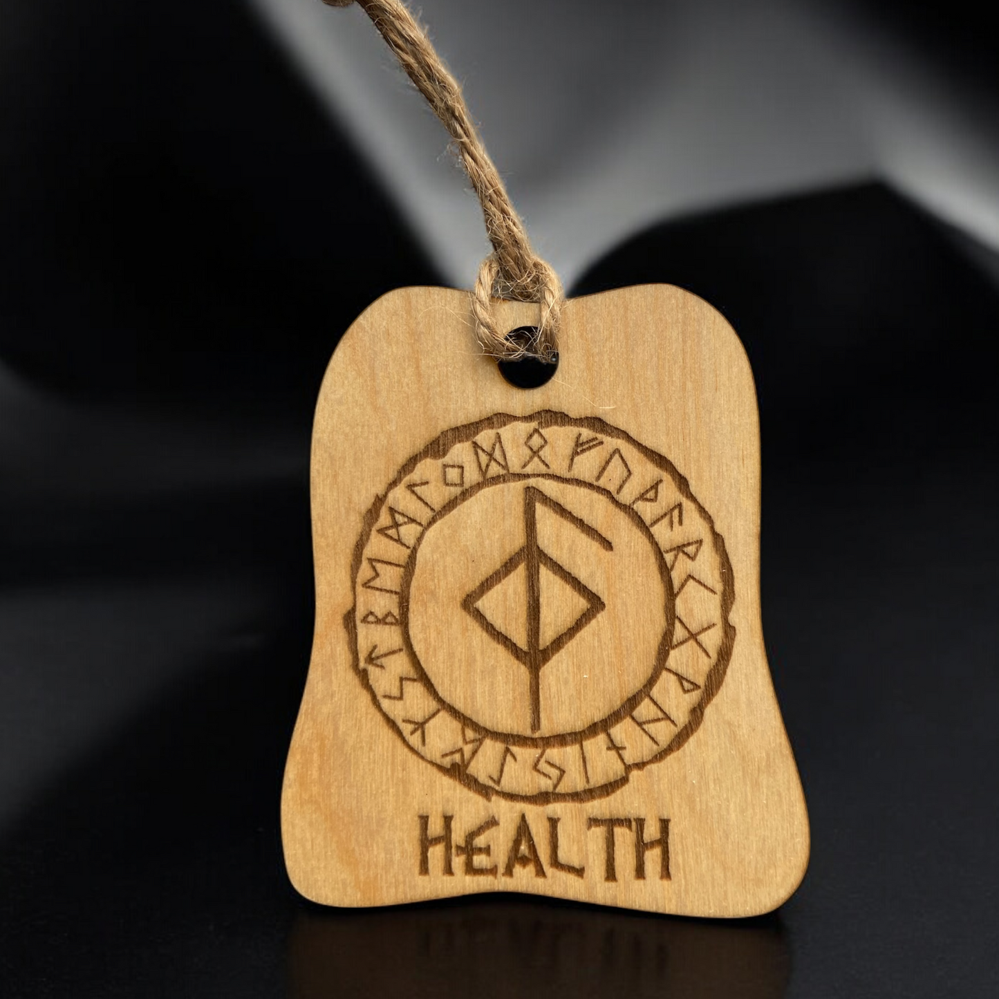 Nordisches Runeamulett – Schutz und Stärke in einem eleganten Design 🌿✨