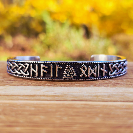Valknut-Runes Bangle - Silver